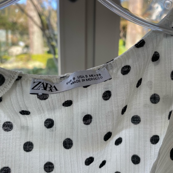 Low-cut polka dot blouse - Picture 4 of 4